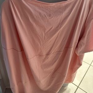 Lululemon back in Action NULU dew Pink Top